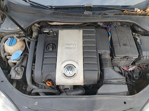 Volkswagen Golf GTI 147kw (12 foto / 14)