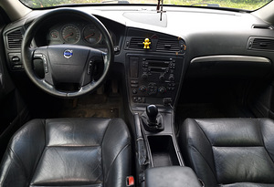 Volvo v70 2.4D 120kw Crome edition (5 foto / 5)