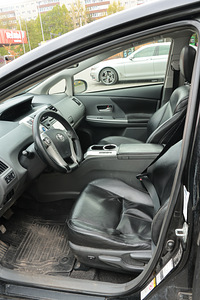 Toyota prius+ (6 foto / 14)