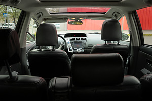Toyota prius+ (12 foto / 14)