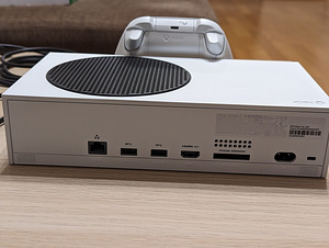 Microsoft Xbox Series S All-Digital (512 GB) (3 foto / 3)