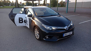 Üürile anda Toyota Auris Universal 2017 hübriid+gaas LPG (1 foto / 4)