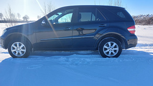 Mercedes-Benz ML350 200kw (3 foto / 9)