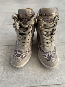 Guess wedge jalatsid suurus 35 (2 foto / 5)
