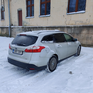 Ford focus 3 universaal (7 foto / 10)