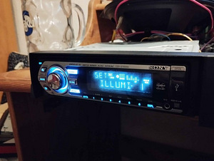 Sony CDX-GT620U ,USB,Aux,MP3,FM (3 foto / 3)