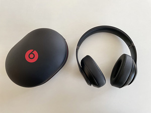 Беспроводная связь Beats Studio 3 (1 фото из 3)