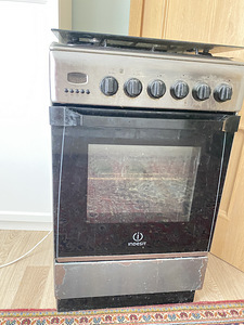 Indesit gaasipliit eklektriahjuga (1 foto / 2)