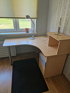 Kirjutuslaud heas korras (2 foto / 2)