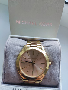 MICHAEL KORS (2 foto / 2)