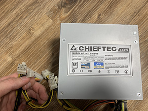 PSU Chieftec 650W, 2 x 8pin PCI-e (6+2) (1 foto / 1)