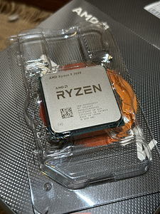 AMD Ryzen 5 3600 (1 фото из 1)