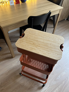 IKEA ratastega riiul (2 foto / 4)