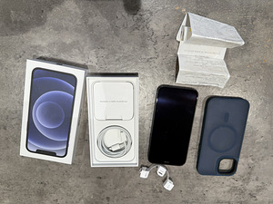 iPhone 12 64gb black A2403 (1 foto / 7)