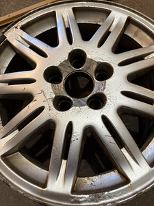 Volvo Muti-Spoke OEM (2 foto / 6)
