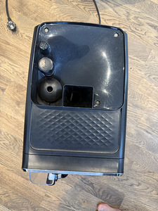 Automaatne kohvimasin Philips ЕР3246 (4 foto / 5)