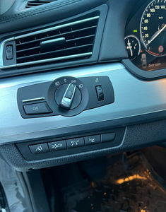 BMW 740d 3.0 225kW (10 foto / 15)