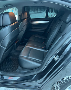 BMW 740d 3.0 225kW (13 foto / 15)