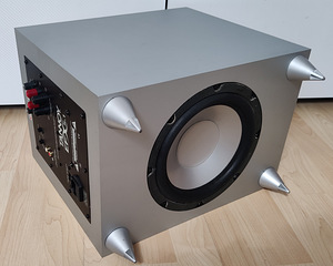 Aktiiv-subwoofer (10 foto / 10)