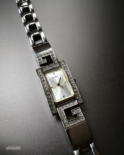 Женские часы Guess с кристаллами Сваровски (фото #1)