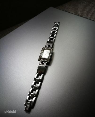 Женские часы guess с кристаллами Swarovski (фото #5)
