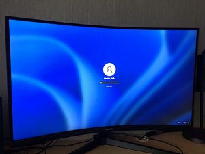 Samsung 32'' 1440p 144Hz Curved Monitor (1 foto / 1)