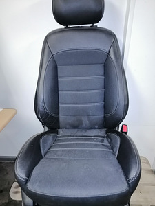 Auto keemiline puhastus (1 foto / 8)