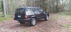 Jeep Cherokee 2,5TDI 4x4 (2 foto / 8)