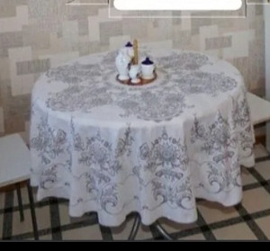 Müün ümmarguse laua (3 foto / 3)
