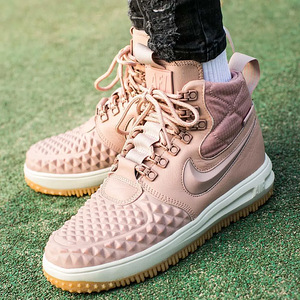 Кроссовки Nike Lunar Force 1 Duckboot «Particle Pink», размер 38,5