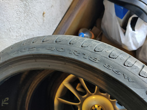 205/40 R18 Pirelli (2 foto / 4)