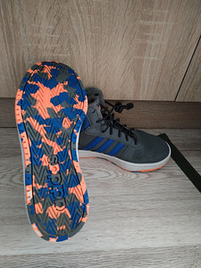 Кроссовки Adidas 36 (1 фото из 4)