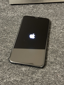 Apple iPhone 11 Pro Max 64 GB Midnight Green (3 foto / 3)