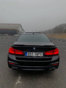 BMW 530i xDrive M-Pakett Shadowline (2 foto / 8)