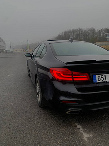 BMW 530i xDrive M-Pakett Shadowline (3 foto / 8)