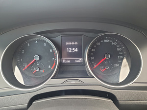 Volkswagen Passat (7 foto / 7)