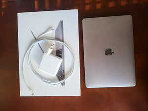 MacBook Pro 13 - 2020 - Intel Core i5 8GB 256GB + Touch Bar (3 foto / 3)