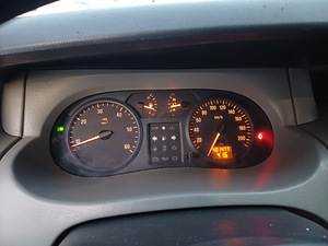 Opel vivaro long 1,9td. 74kw. (5 foto / 9)