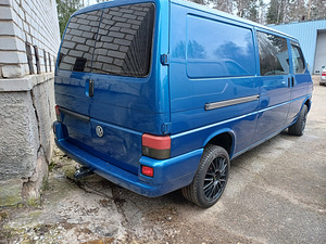 VW Transporter Long (3 фото из 6)
