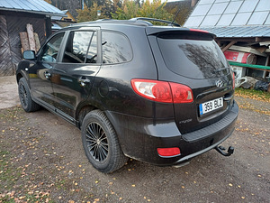 Hyundai Santa Fe 2,2td. автомат. (3 фото из 5)