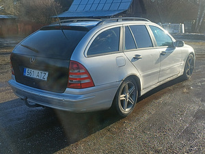 MERCEDES-BENZ C 220 CDI (3 foto / 7)