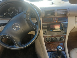 MERCEDES-BENZ C 220 CDI (5 foto / 7)
