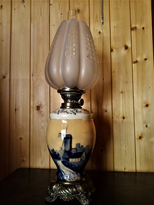 Керосиновая лампа.
