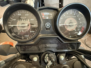 YAMAHA YBR 125 (8 foto / 8)