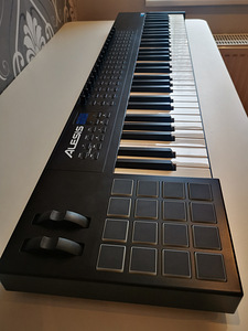 ALESIS VI61 (MIDI klaver, keyboard) (1 foto / 3)
