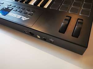 ALESIS VI61 (MIDI klaver, keyboard) (3 foto / 3)