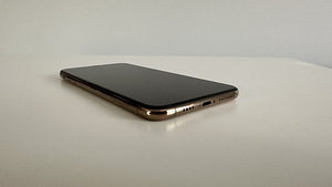 iPhone XS MAX 64gb (4 фото из 4)