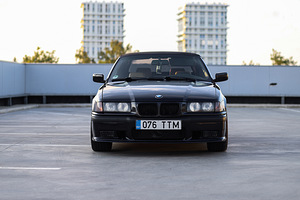 Продается BMW 320i кабриолет (1 фото из 5)