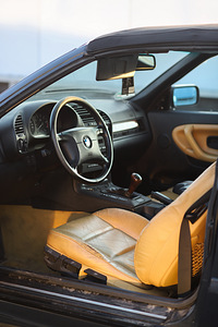 Продается BMW 320i кабриолет (5 фото из 5)