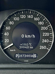 MERCEDES-BENZ W211, E 220 CDI, 2004 (3 foto / 10)